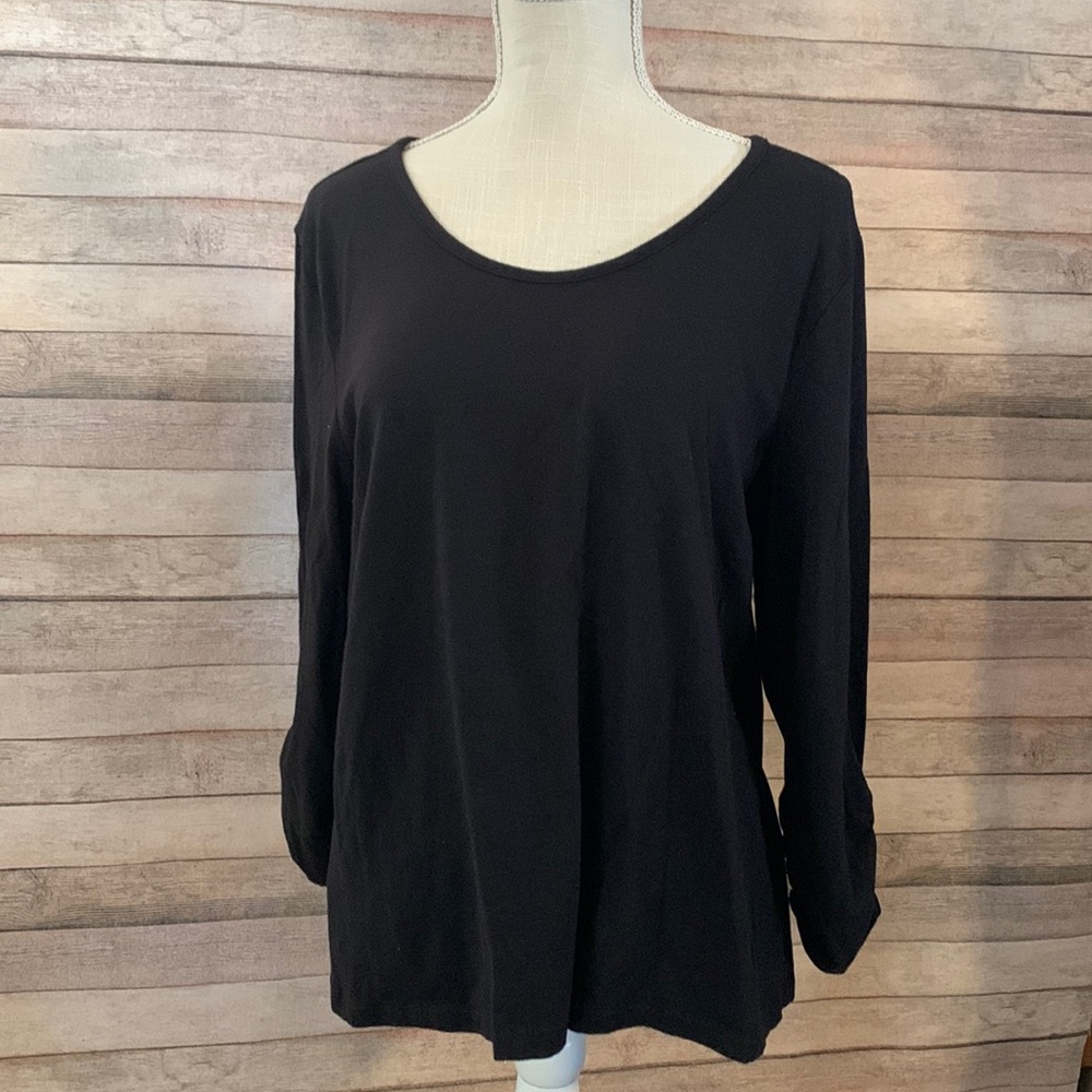 D&Co. Essentials Women’s Shirt. Size L.